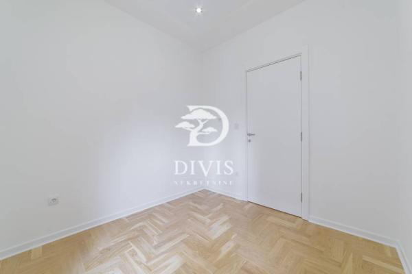 Slika 7 - Svetozara Markovića, Četvorosoban stan na prodaju, 80m2, 467.000€